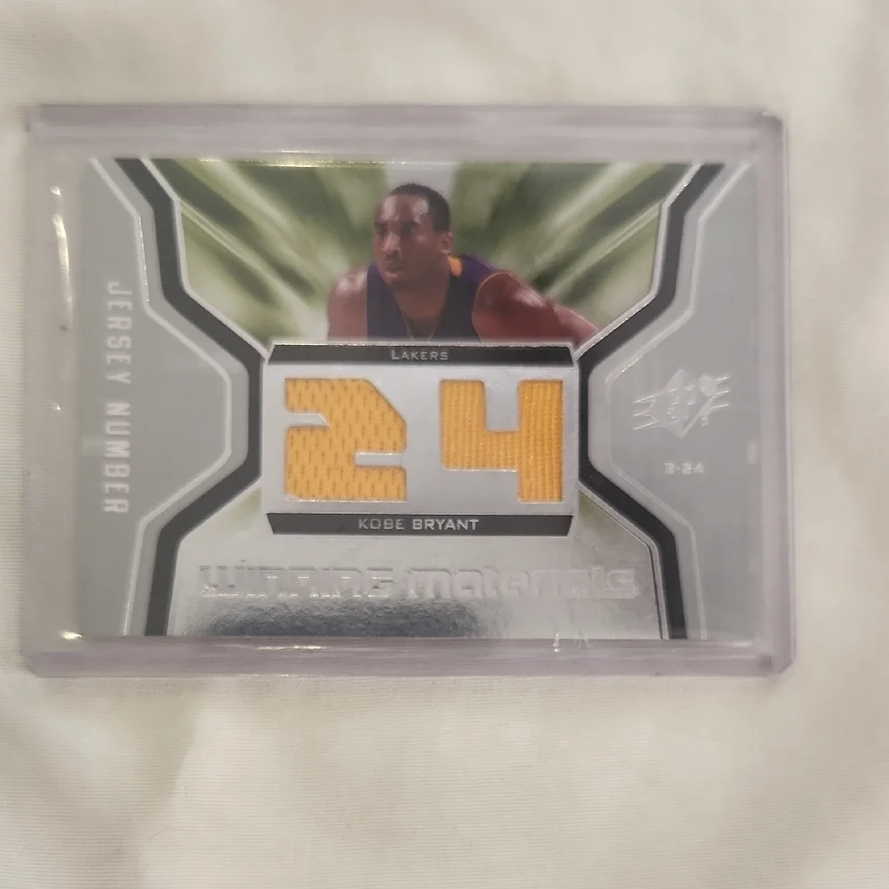 07-08 Upper Deck SPx Kobe Bryant Game Worn Jersey Card